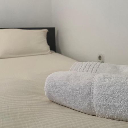 מוסטר Gray Harmony Rooms מראה חיצוני תמונה