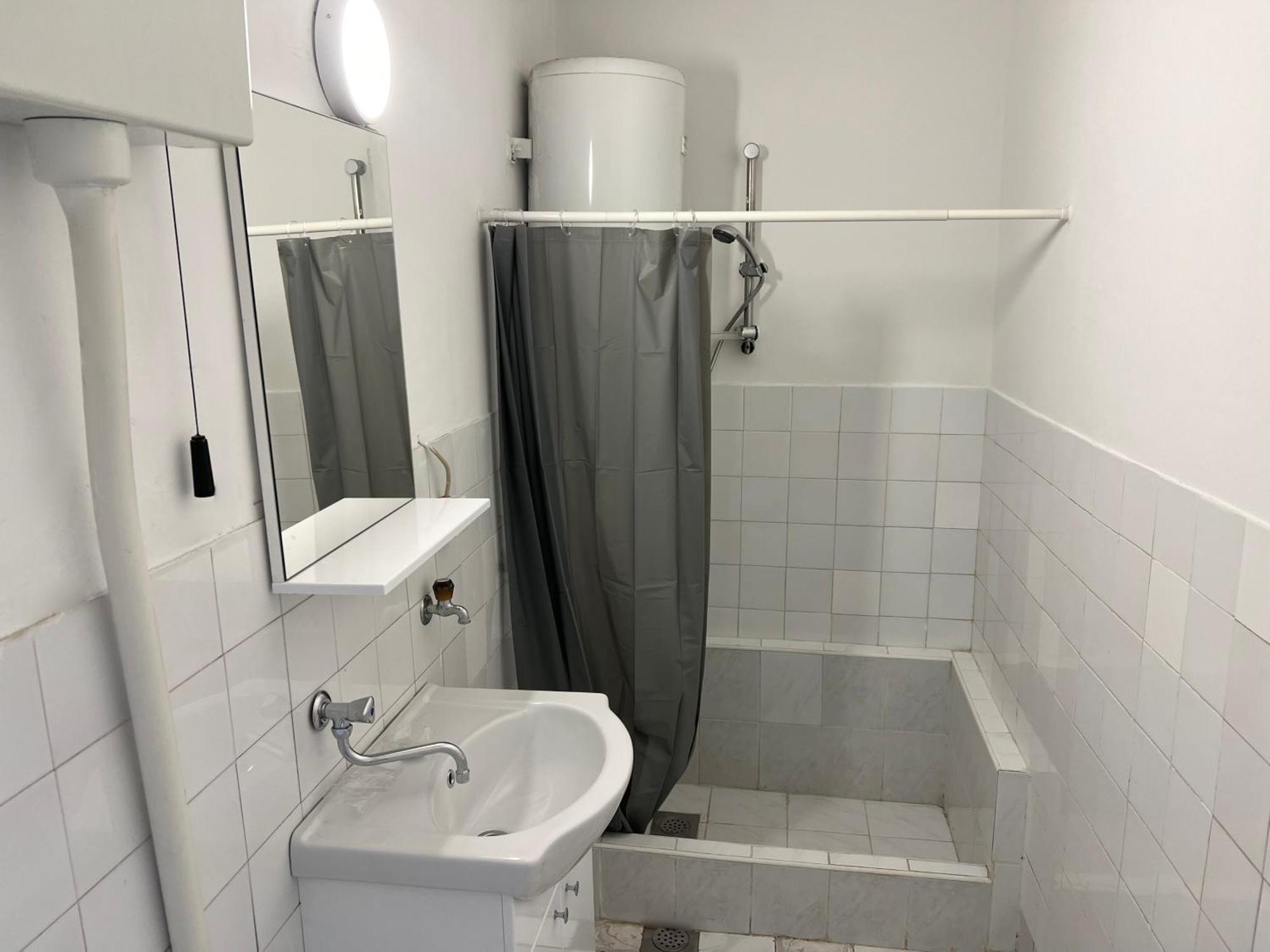 מוסטר Gray Harmony Rooms מראה חיצוני תמונה